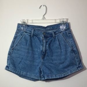 AMERICAN EAGLE MOM SHORT SHORTS